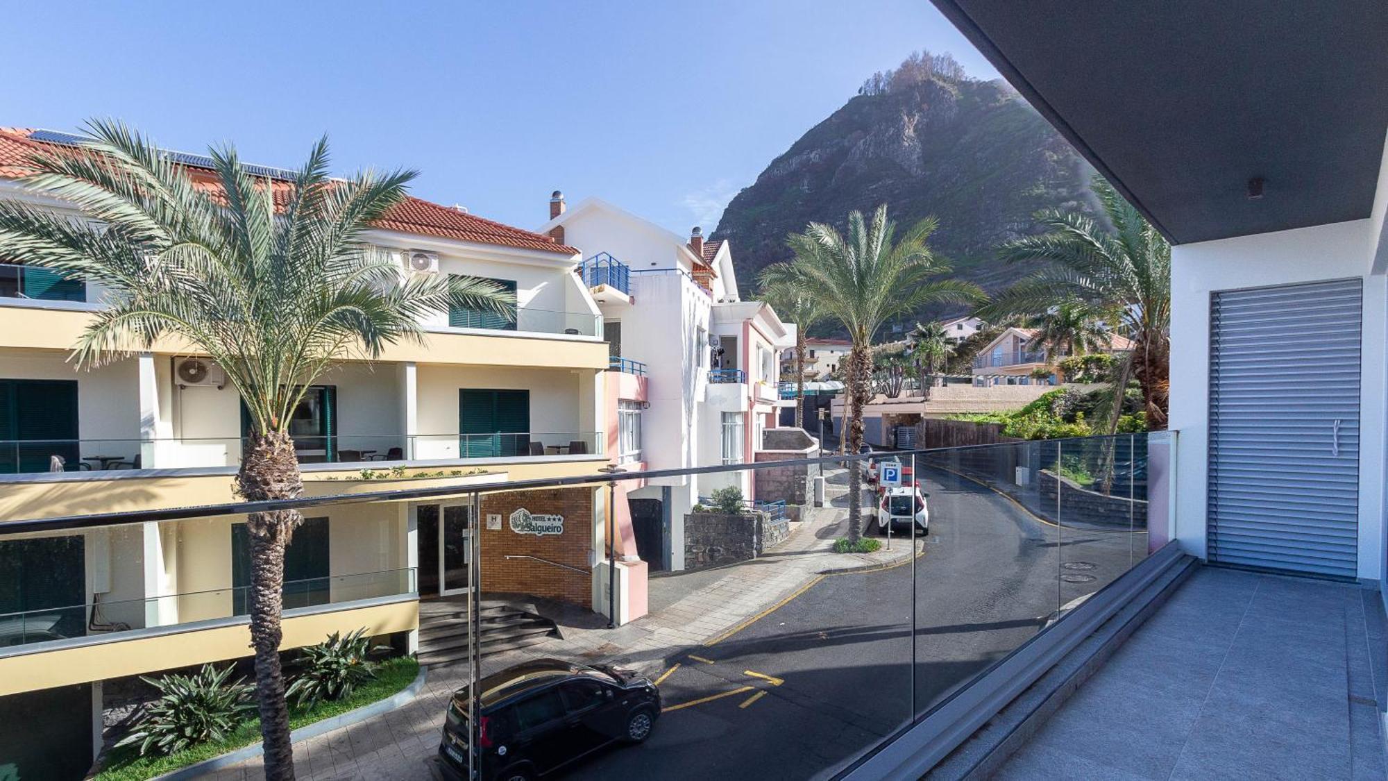 Luxury And Modern Apartment In Porto Moniz Center Exterior foto